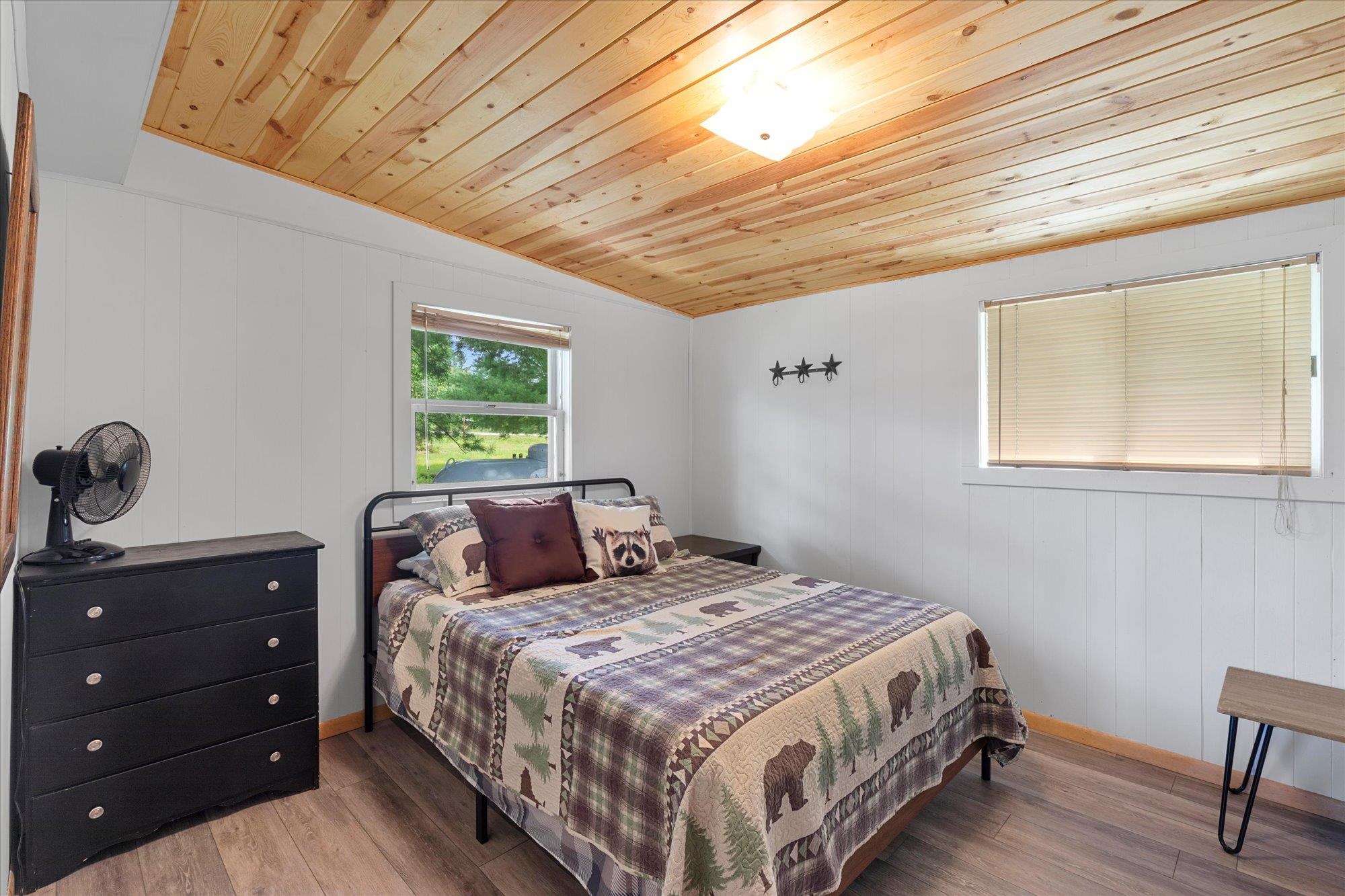 N9131 Parkway Road Crivitz, WI 54114 - Photo 17 of 35