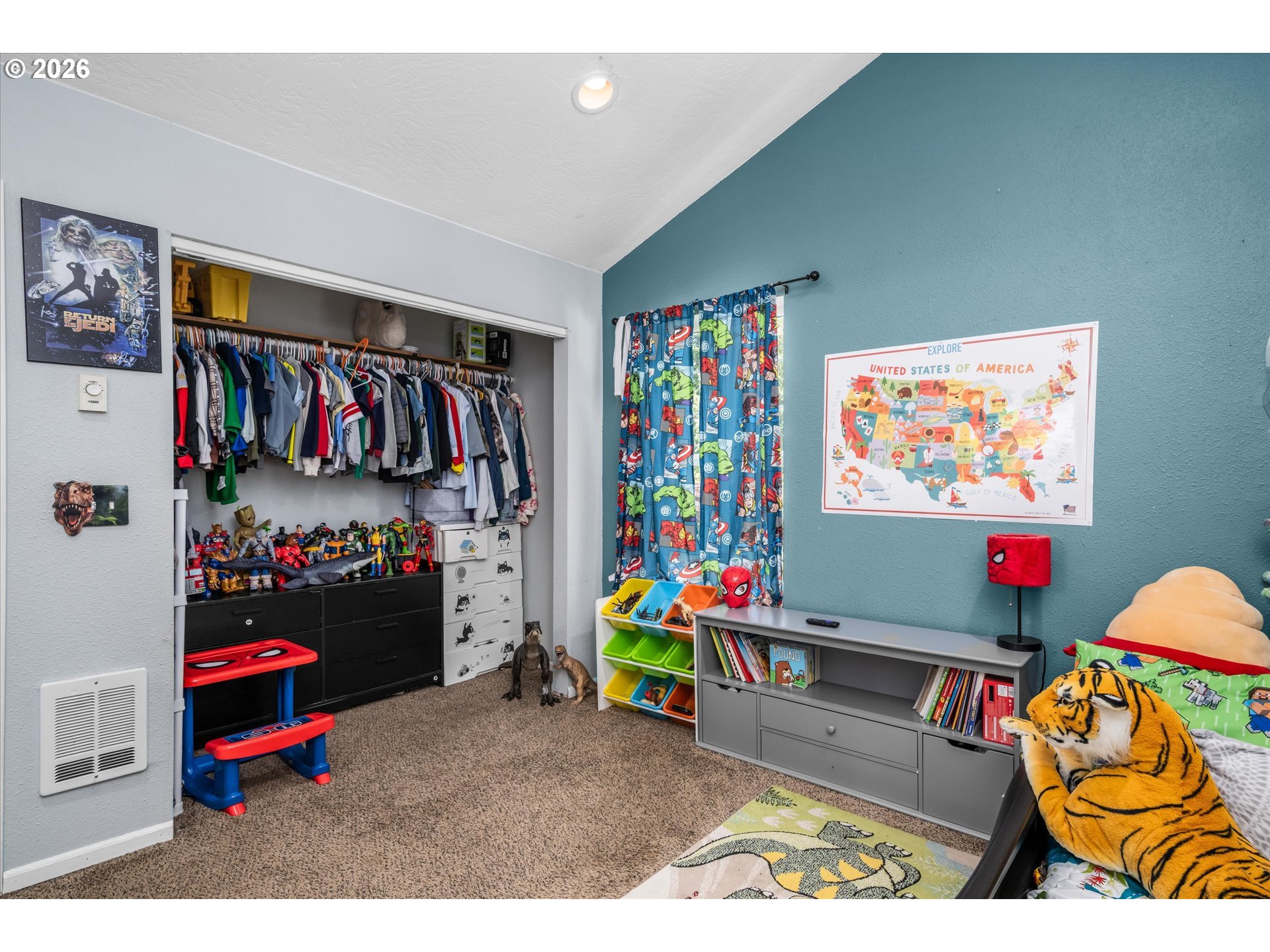 91051 Leashore Drive Vida, OR 97488 - Photo 15 of 36 a children room with toys and a couch