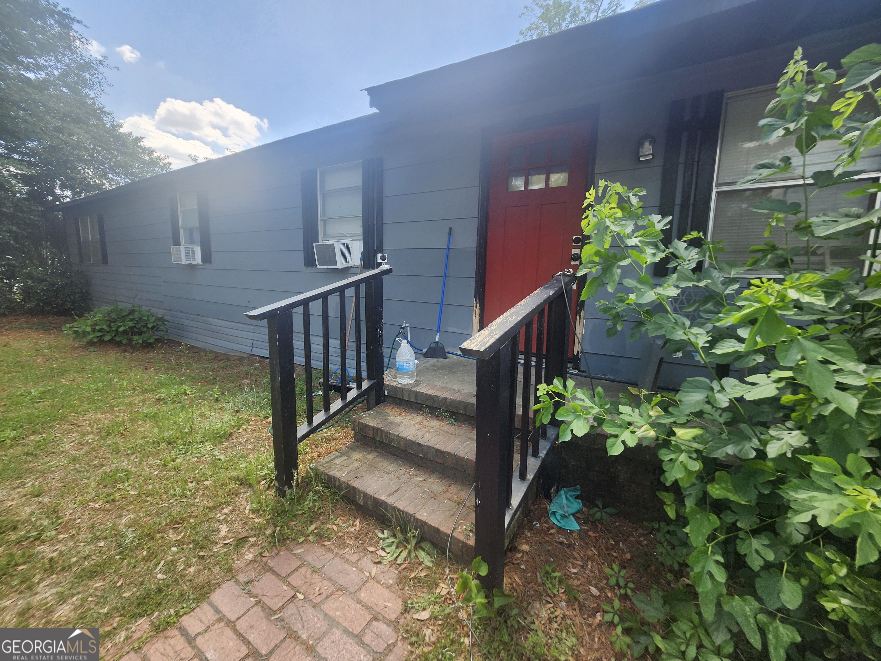 2101 South Madison Street Albany, GA 31701 - Photo 2 of 21 a view of a backyard
