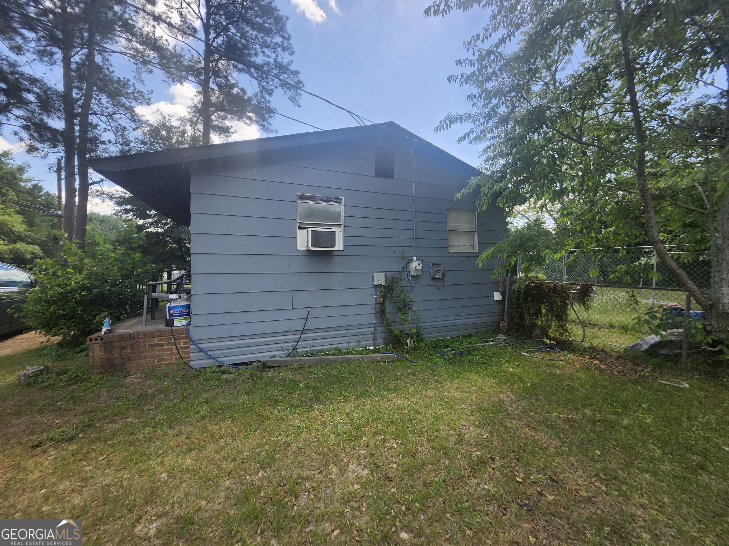 2101 South Madison Street Albany, GA 31701 - Photo 6 of 21 a view of a backyard