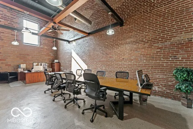 $15 | 950 White River Pkwy Drive, Unit B, Indianapolis, IN 46221