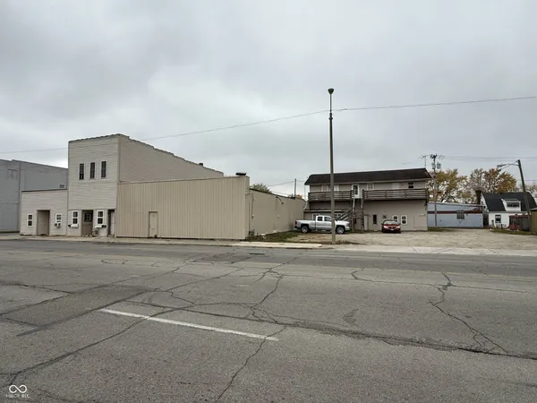 $525,000 | 1517 South Walnut Street, Muncie, IN 47302