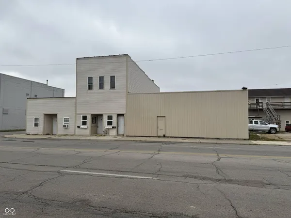 $525,000 | 1517 South Walnut Street, Muncie, IN 47302