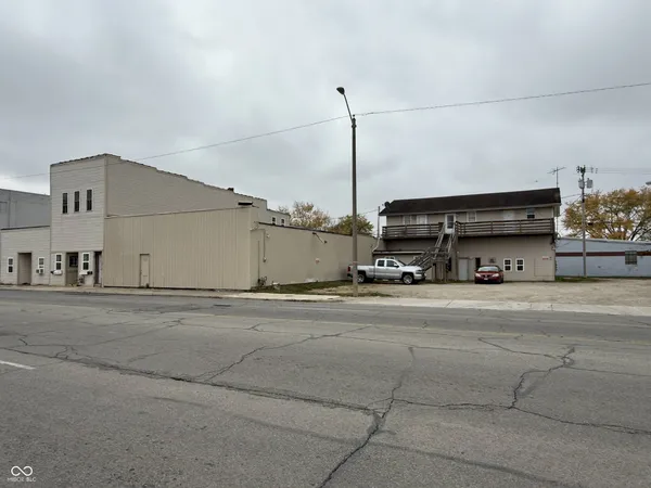 $525,000 | 1517 South Walnut Street, Muncie, IN 47302