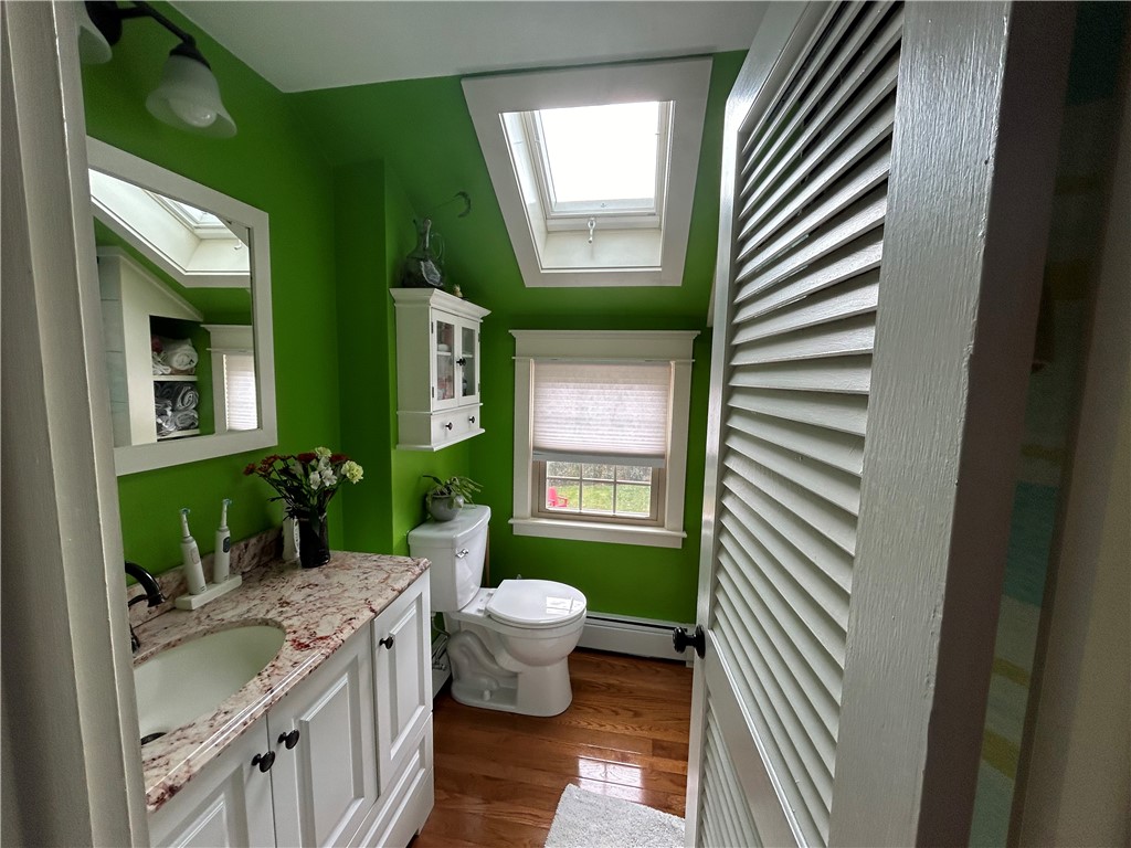 7 Boulevard East Middletown, RI 02842 - Photo 10 of 23