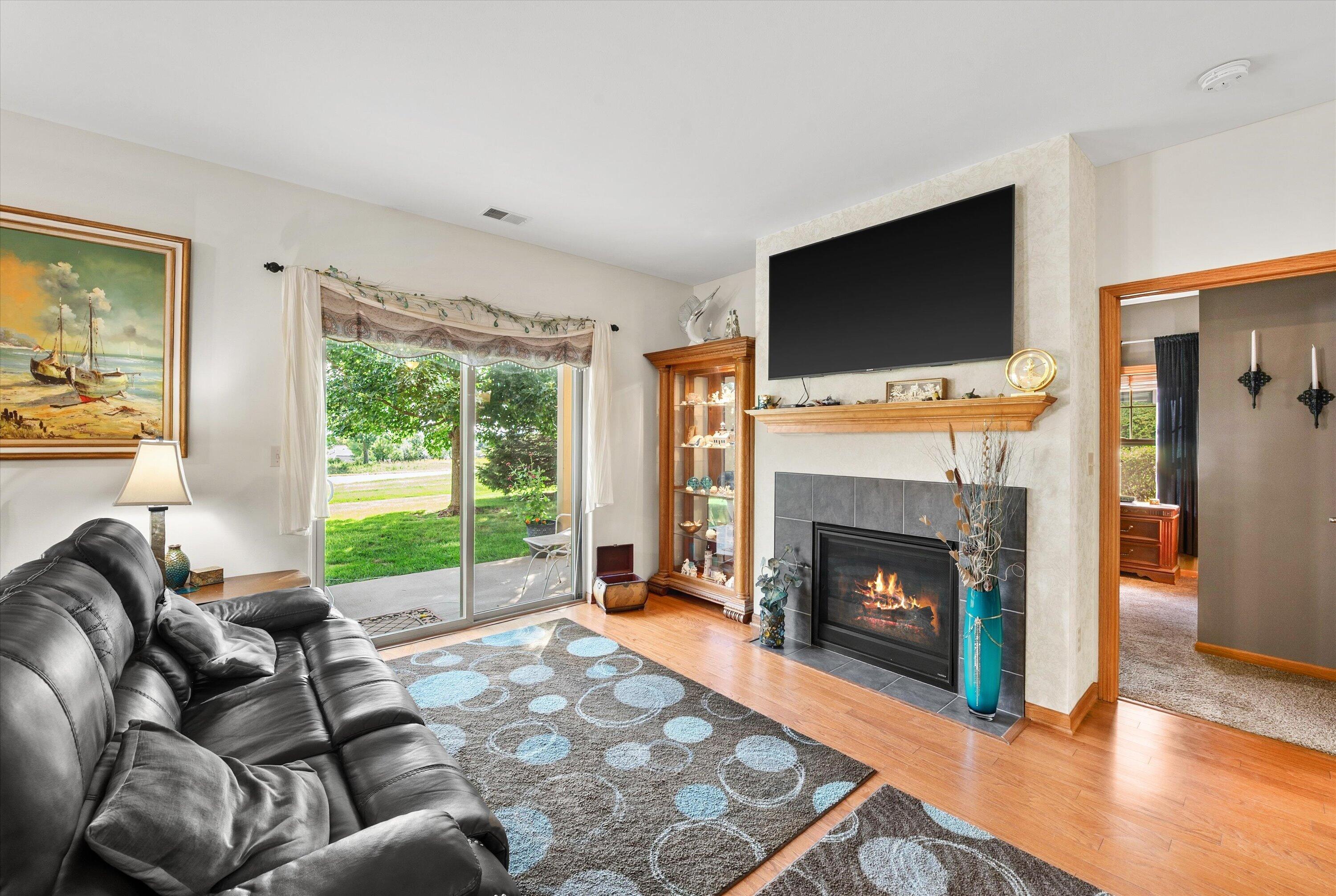 941 Autumn Ridge Lane, Unit 941 Hartford, WI 53027 - Photo 8 of 29 07-DSC0920