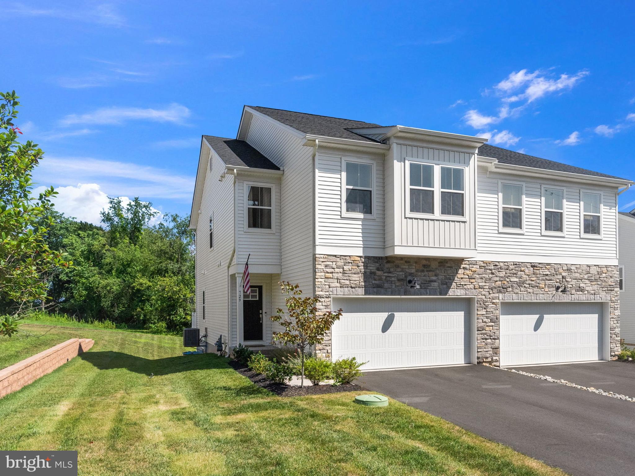 729 Hunsberger Road Spring City, PA 19475 - Photo 1 of 38