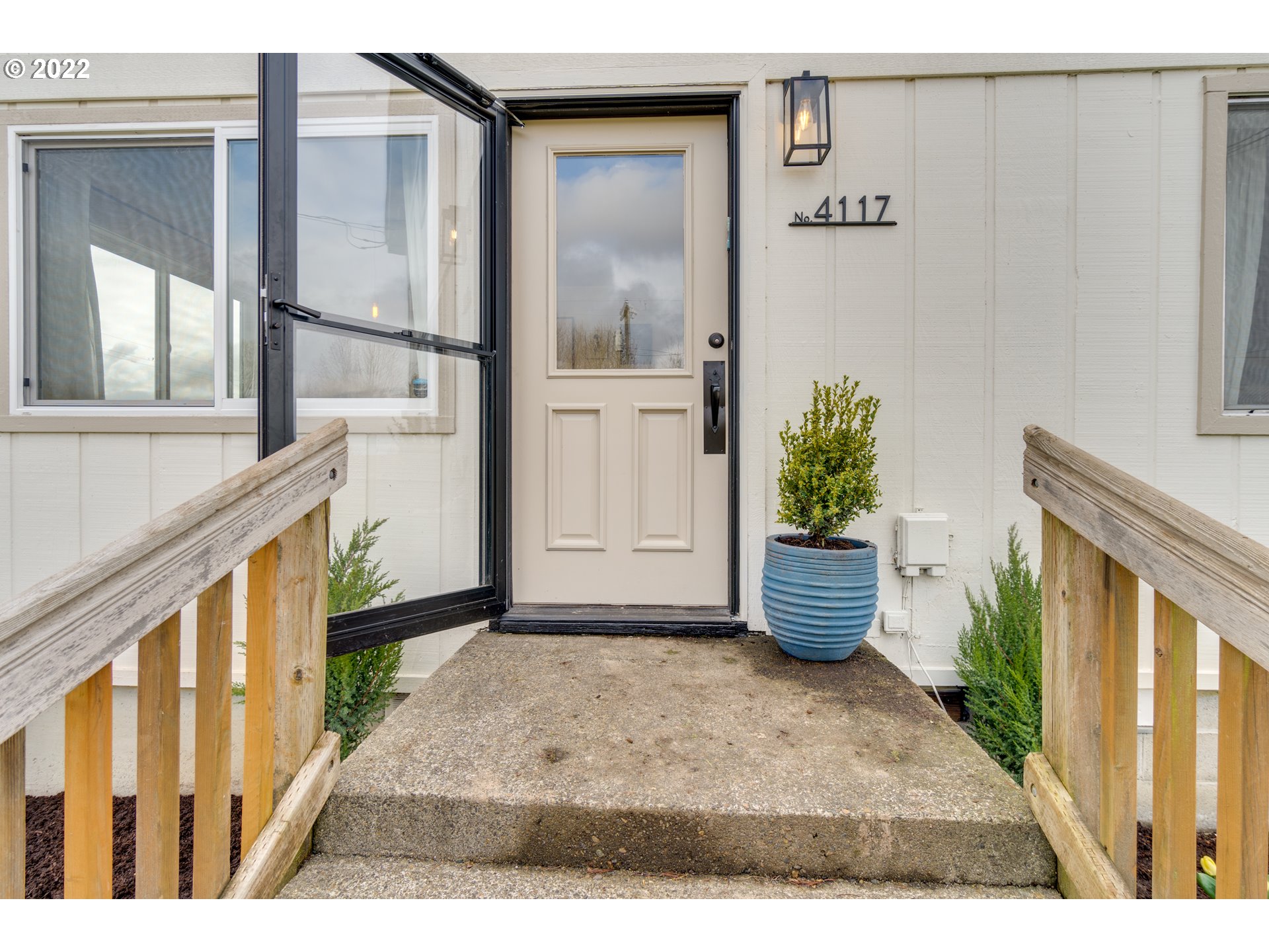 4117 Northwest 209th Street Ridgefield, WA 98642 - Photo 3 of 22