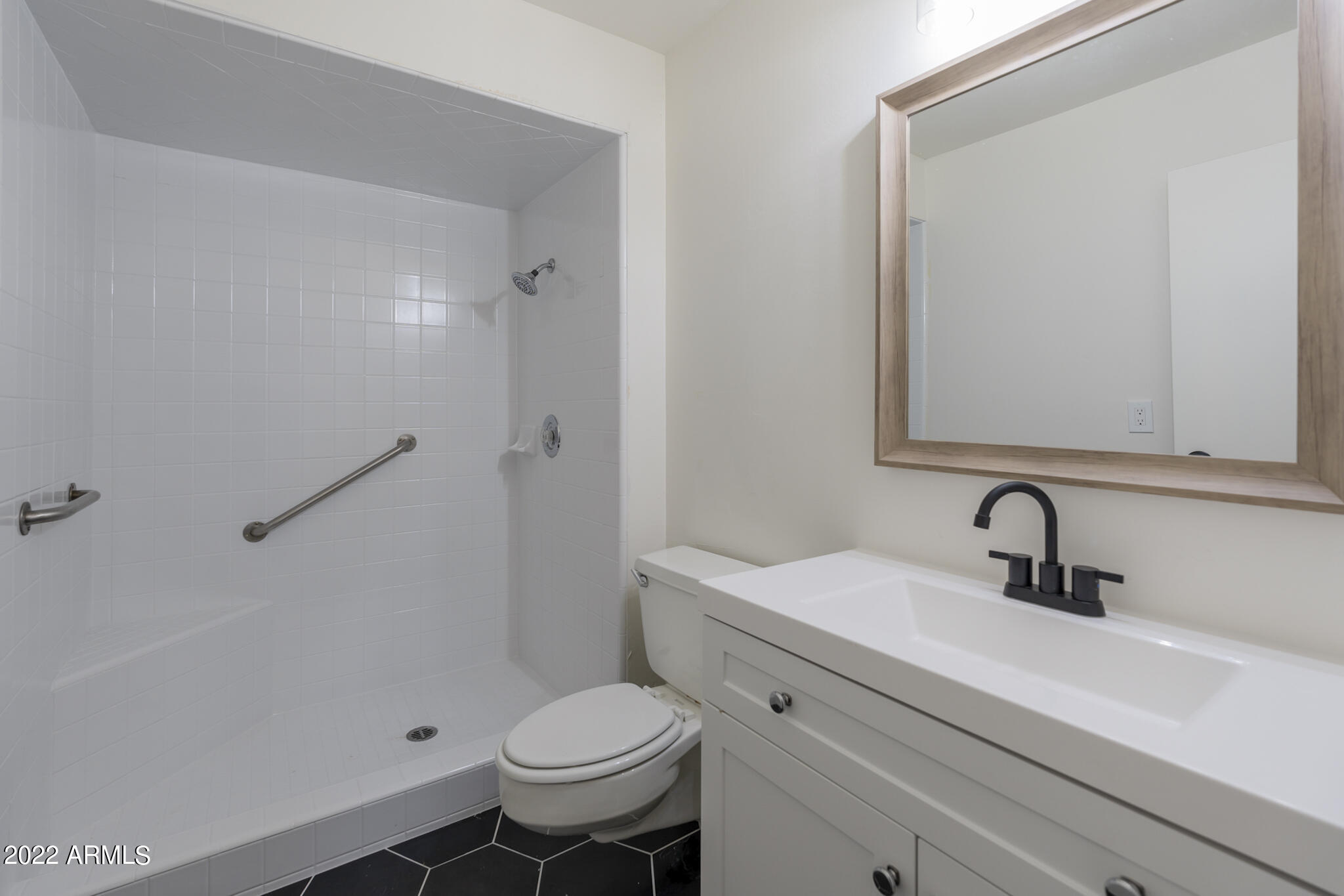 9833 West Royal Ridge Drive Sun City, AZ 85351 - Photo 16 of 20 Primary 3/4 Ensuite