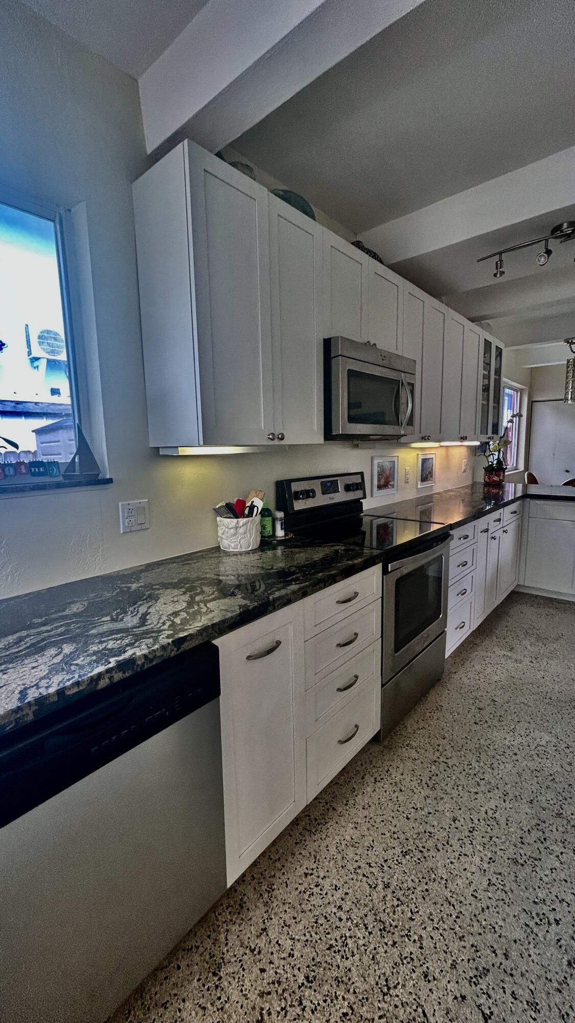 64 Seagate Boulevard Key Largo, FL 33037 - Photo 10 of 44 IMG_9451