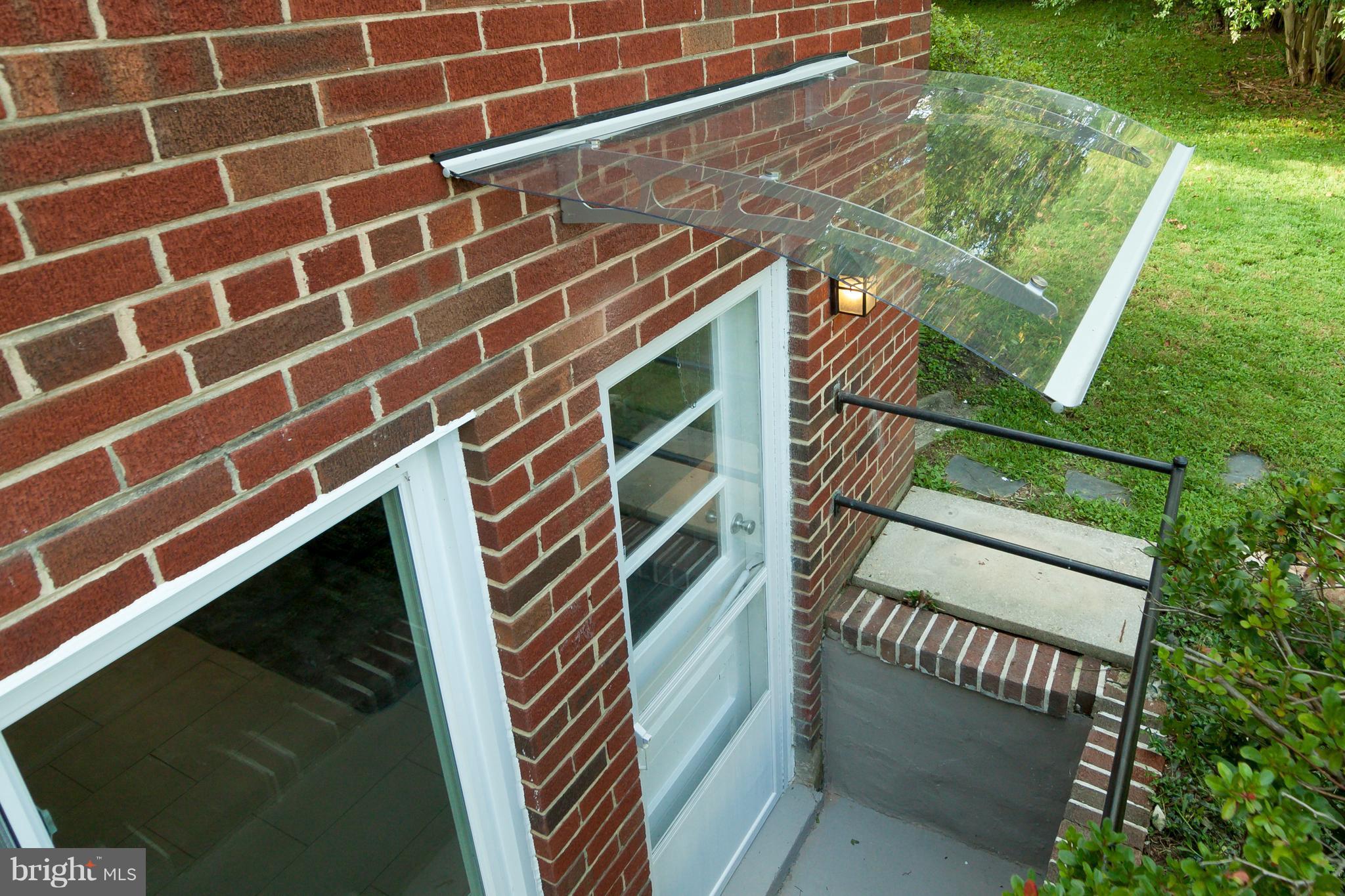 4003 Southend Road Rockville, MD 20853 - Photo 28 of 30 Exterior (Rear)