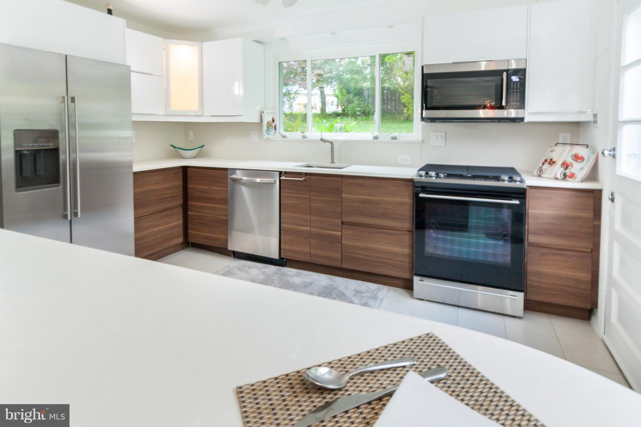 4003 Southend Road Rockville, MD 20853 - Photo 4 of 30 Kitchen