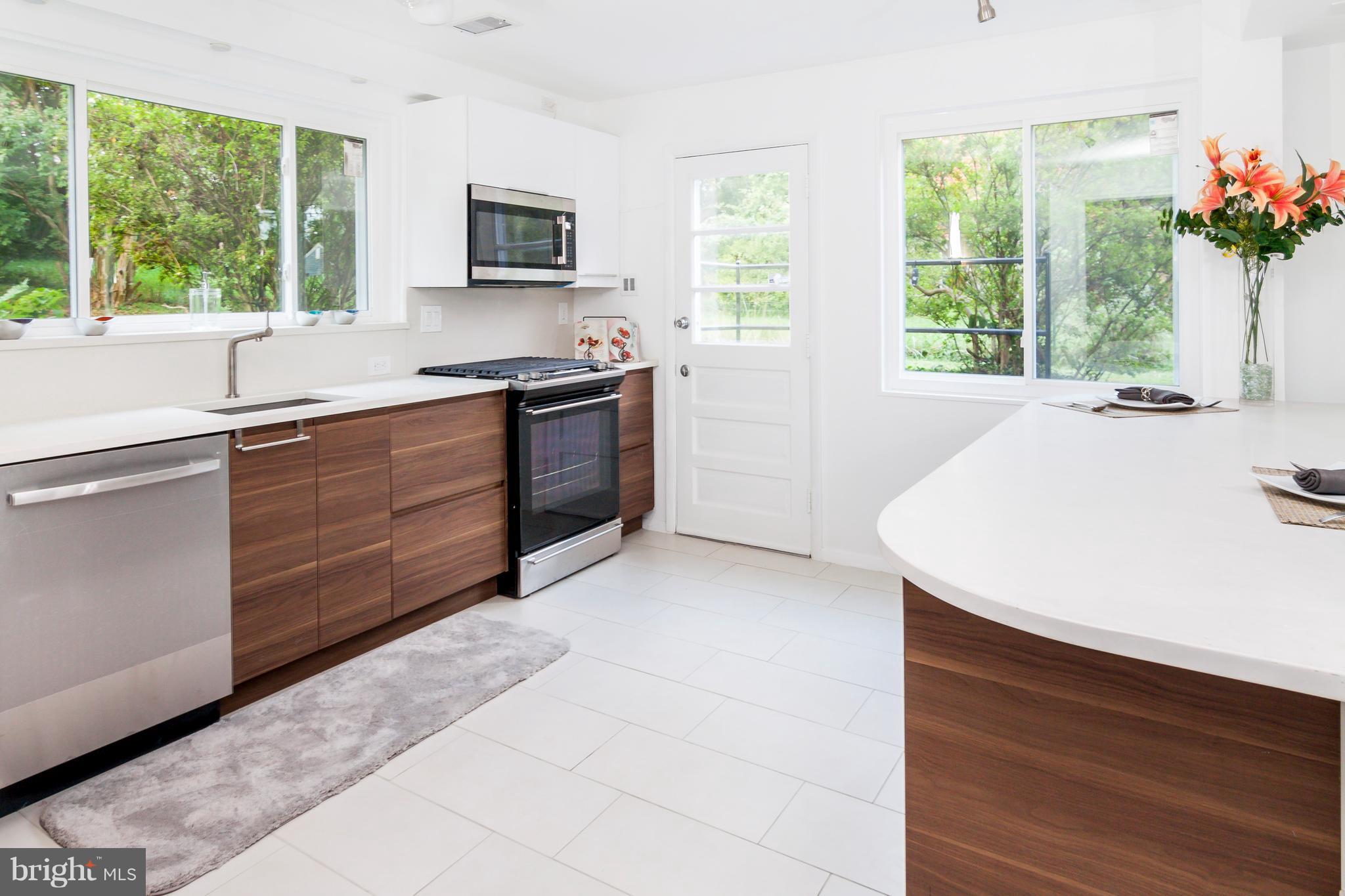 4003 Southend Road Rockville, MD 20853 - Photo 5 of 30 Kitchen