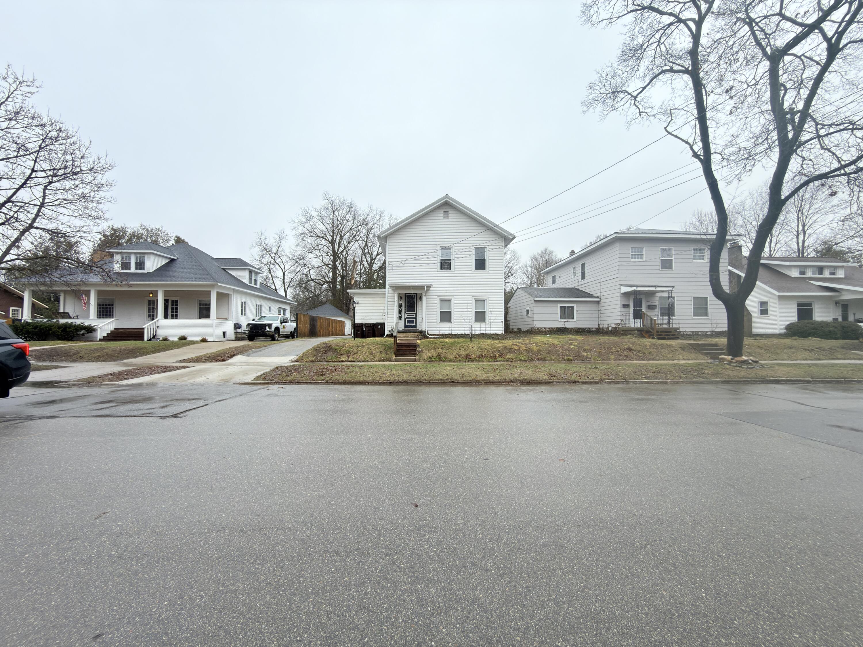 315 Rust Avenue Big Rapids, MI 49307 - Photo 3 of 36 IMG_1908