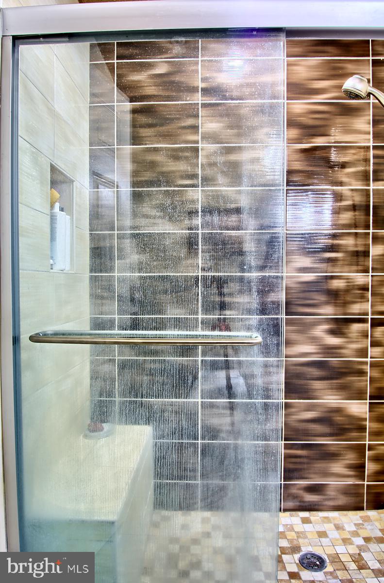 534 Kennington Road, Unit 534 Reisterstown, MD 21136 - Photo 14 of 19 a bathroom with a shower