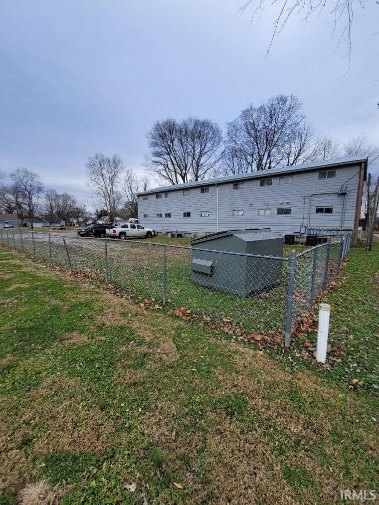 627 Frederick Street New Harmony, IN 47631 - Photo 3 of 6