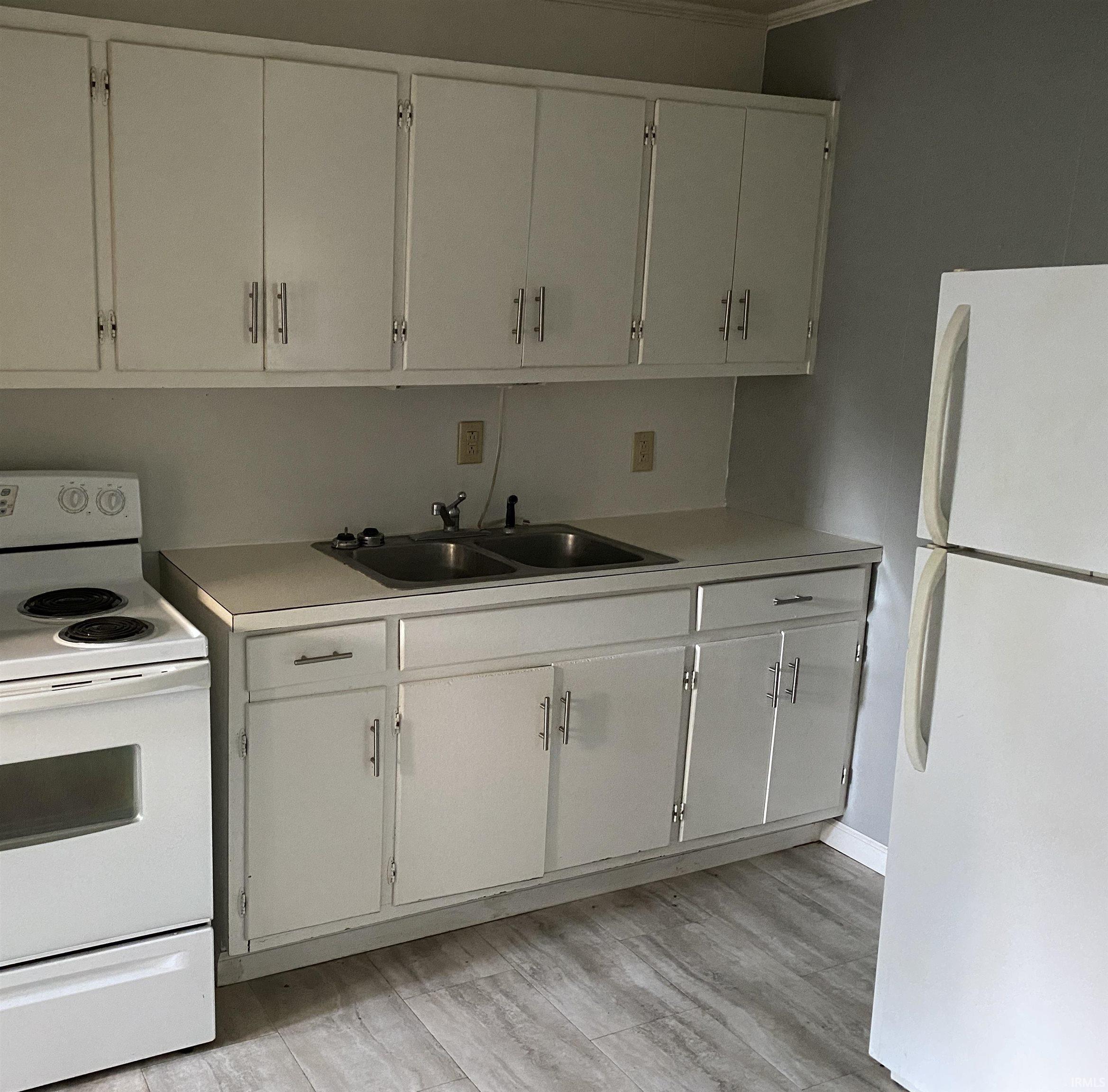 627 Frederick Street New Harmony, IN 47631 - Photo 4 of 6