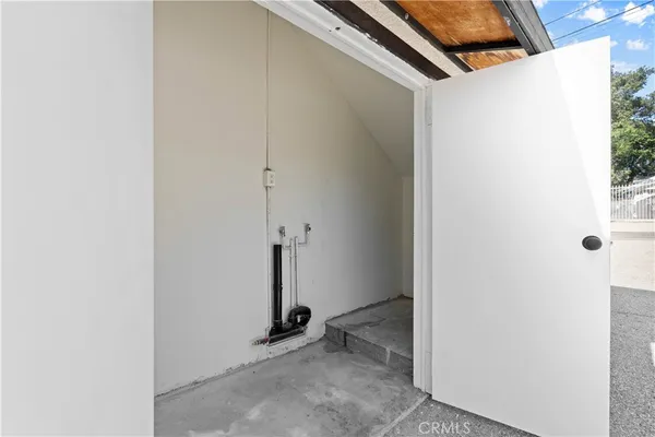 $690,000 | 6812 Quinton Lane, Tujunga, CA 91042