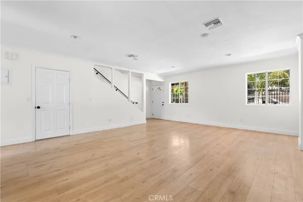 $690,000 | 6812 Quinton Lane, Tujunga, CA 91042