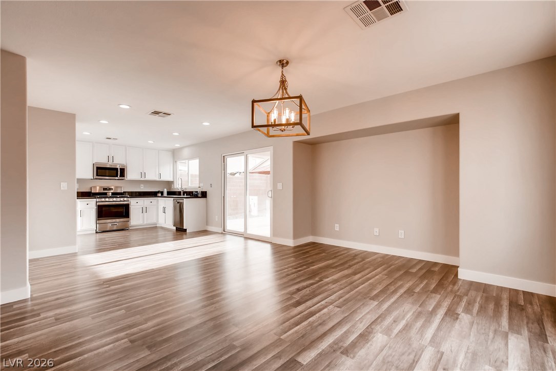 8645 Palomino Ranch Street Las Vegas, NV 89131 - Photo 7 of 27