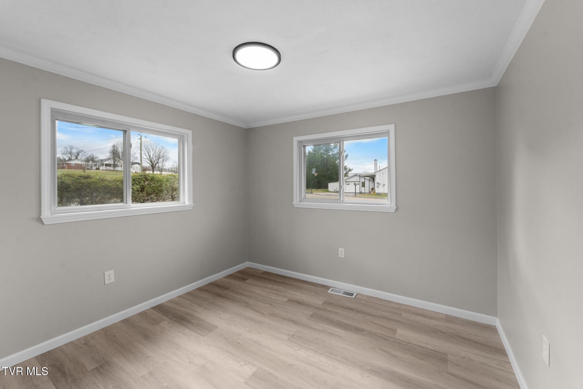 130 Utah Street Bristol, VA 24201 - Photo 26 of 36 DSC04457