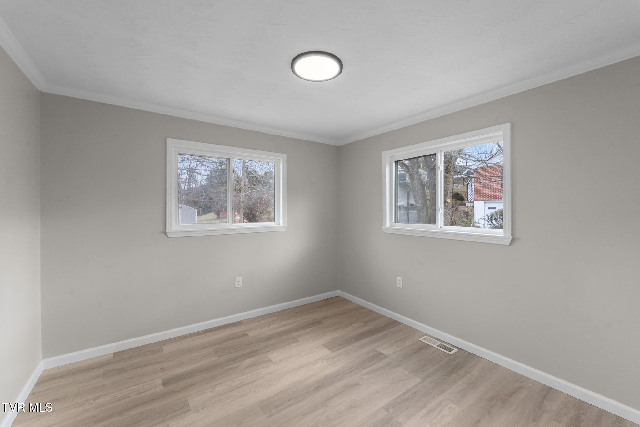 130 Utah Street Bristol, VA 24201 - Photo 30 of 36 DSC04492