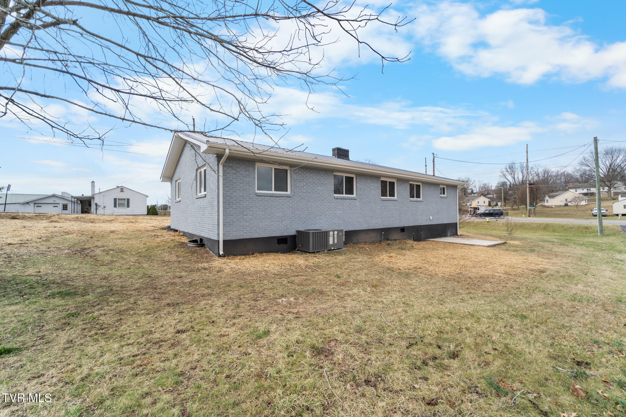 130 Utah Street Bristol, VA 24201 - Photo 4 of 36 DSC04322
