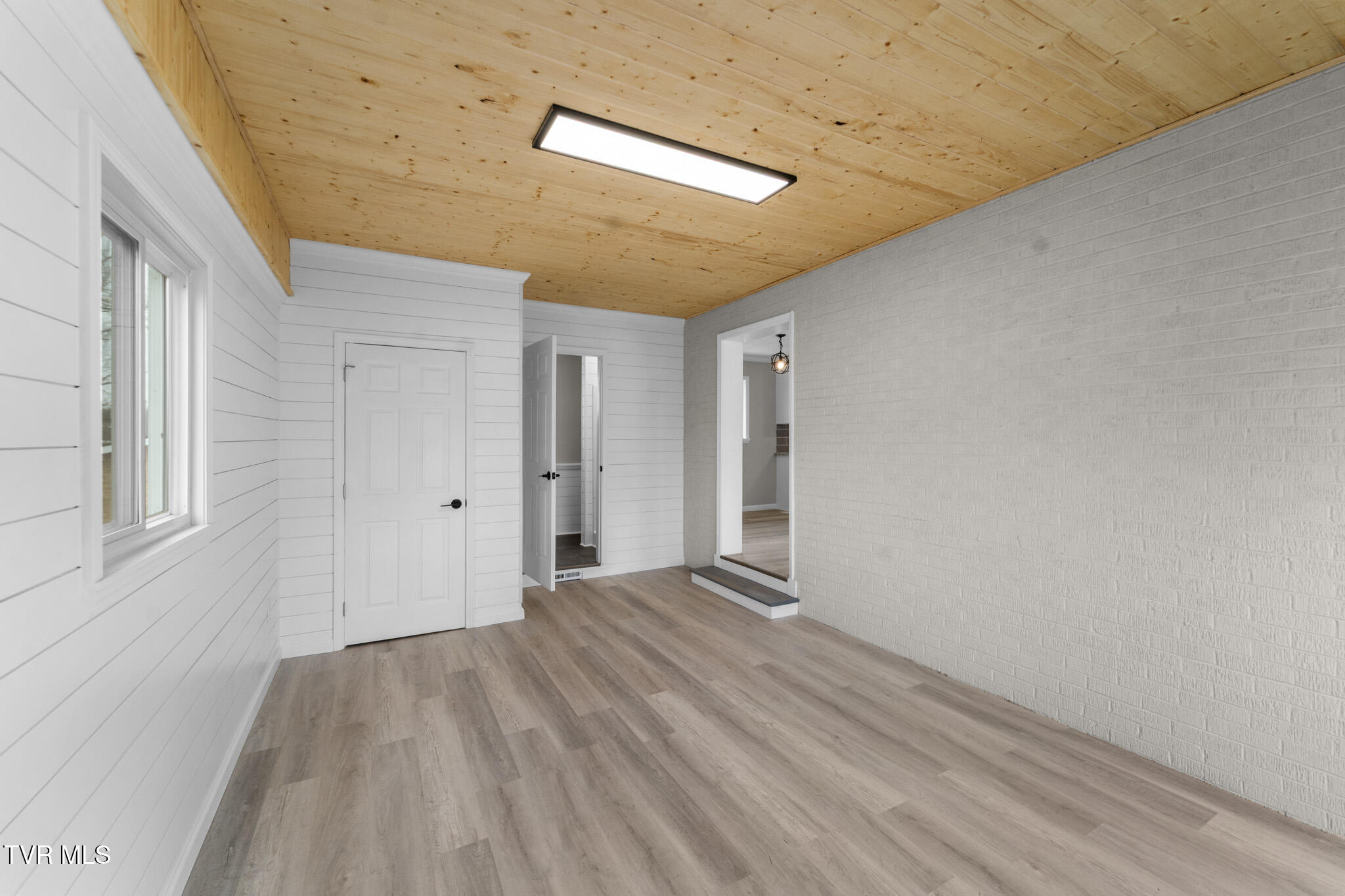 130 Utah Street Bristol, VA 24201 - Photo 10 of 36 DSC04327