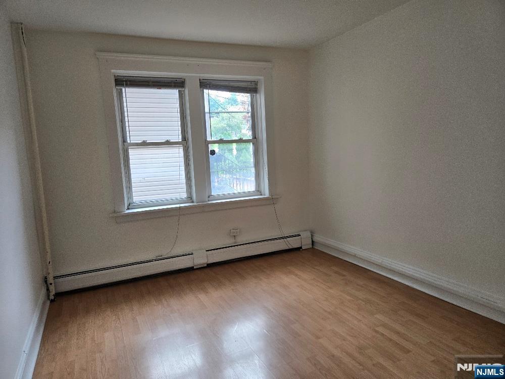 502 Broad Avenue Ridgefield, NJ 07657 - Photo 7 of 9