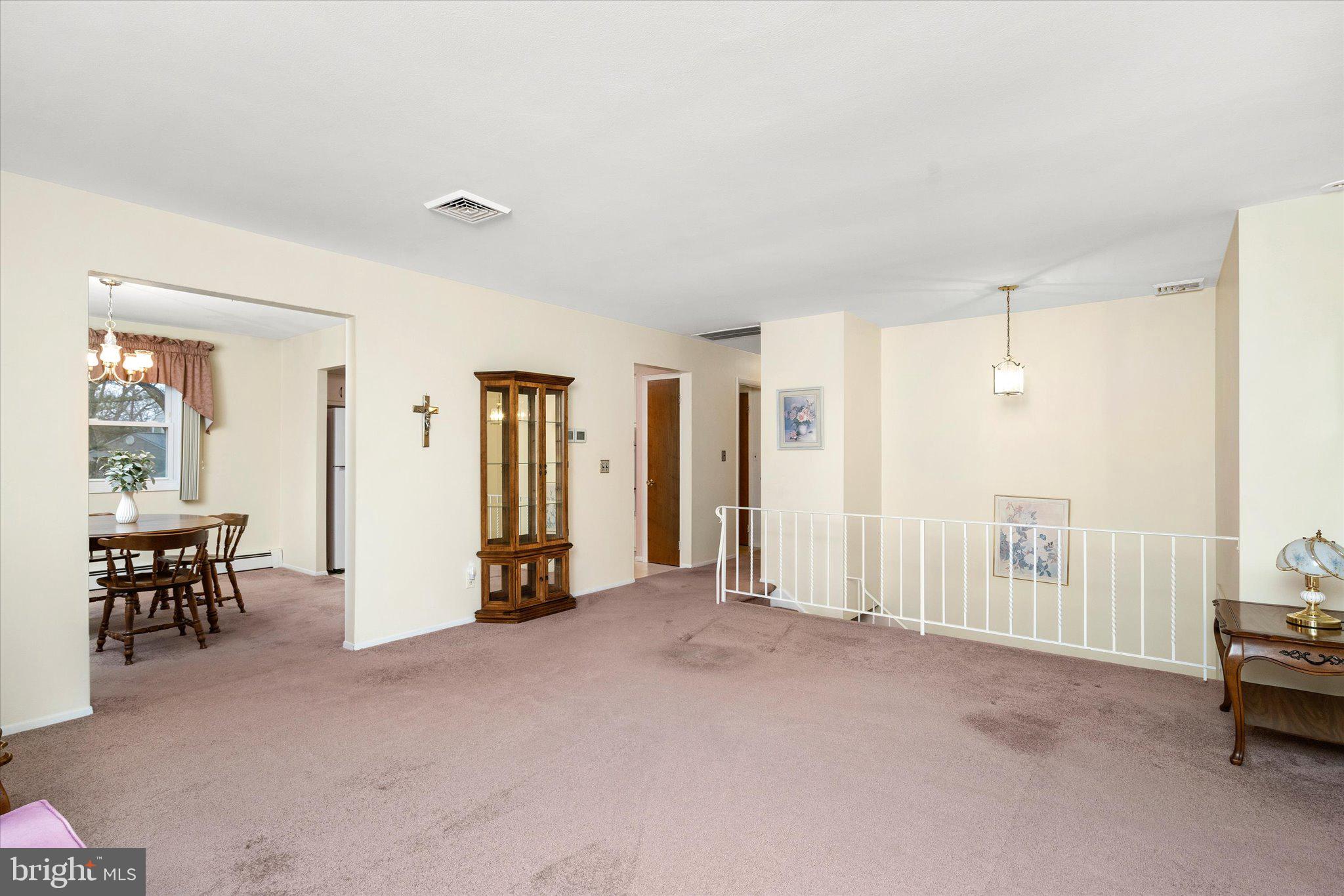 3 Running Brook Road Ewing, NJ 08638 - Photo 4 of 28