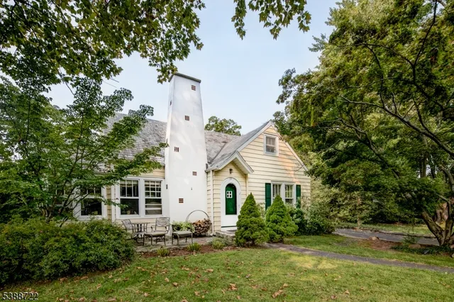 $3,500 | 10 Valley View Avenue, Peapack-Gladstone, NJ 07934