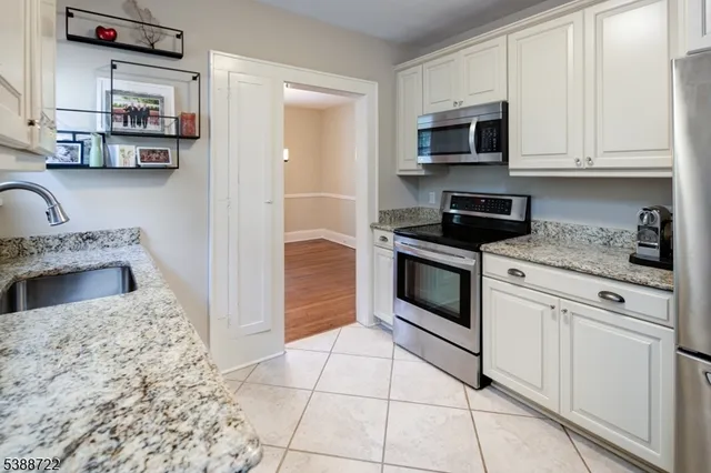 $3,500 | 10 Valley View Avenue, Peapack-Gladstone, NJ 07934