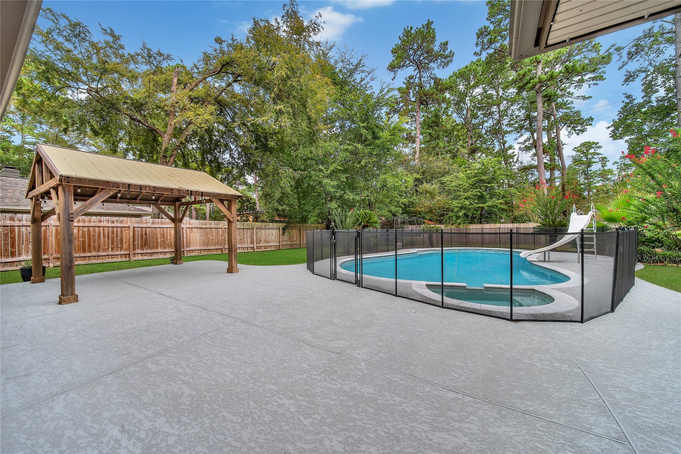 6407 Craigway Road Spring, TX 77389 - Photo 25 of 47 This is a backyard that's easy to fall in love with!