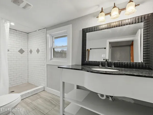 $259,000 | 3002 Highway 61, Luttrell, TN 37779