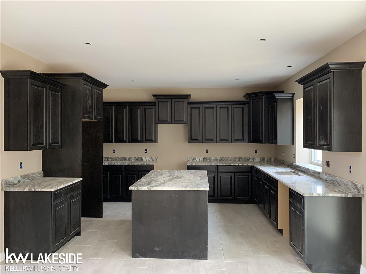 49190 Ridgeview Drive Macomb, MI 48044 - Photo 7 of 20 Kitchen