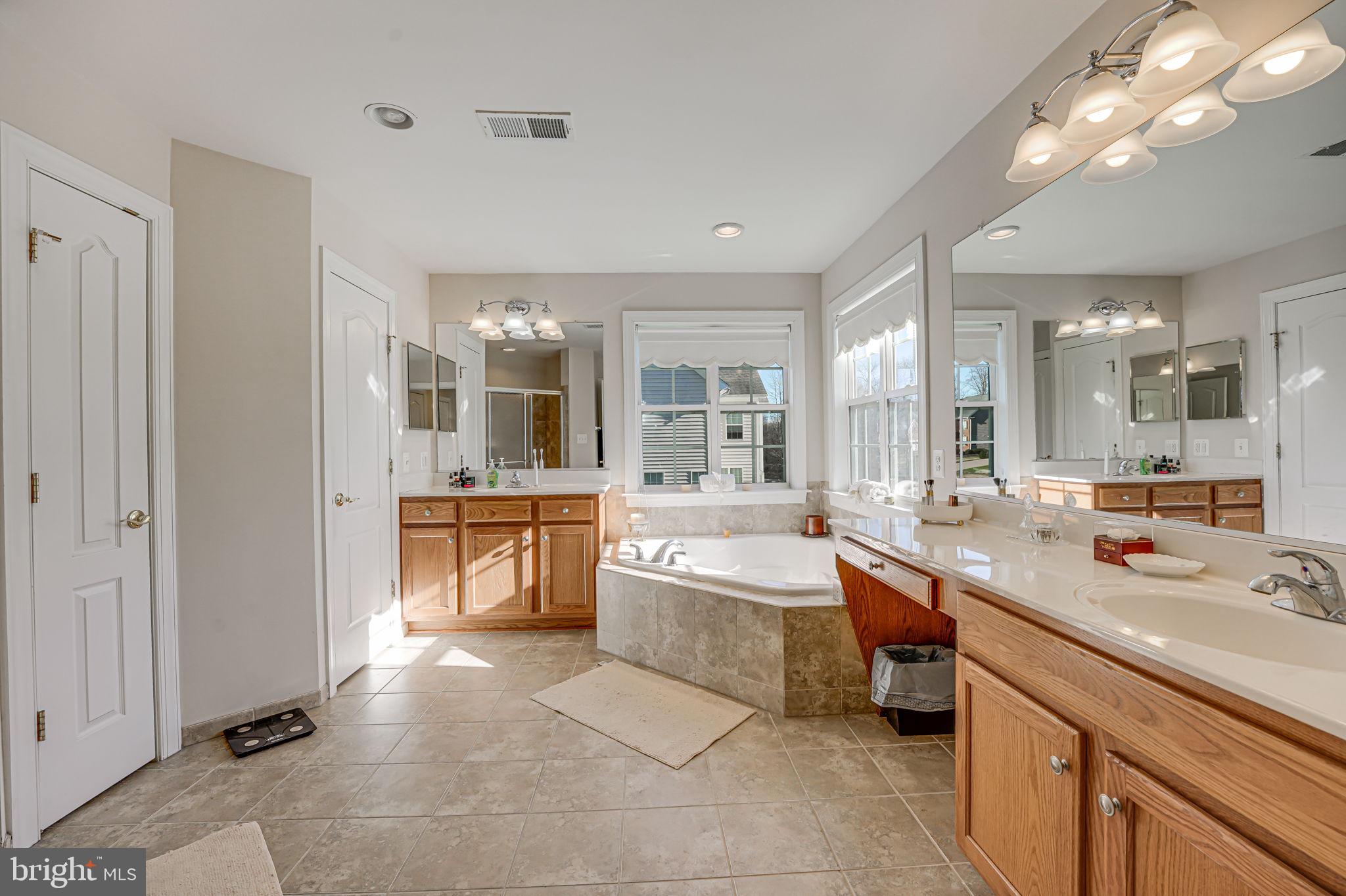 13024 Queen Chapel Road Woodbridge, VA 22193 - Photo 35 of 73 primary bath soaking tub