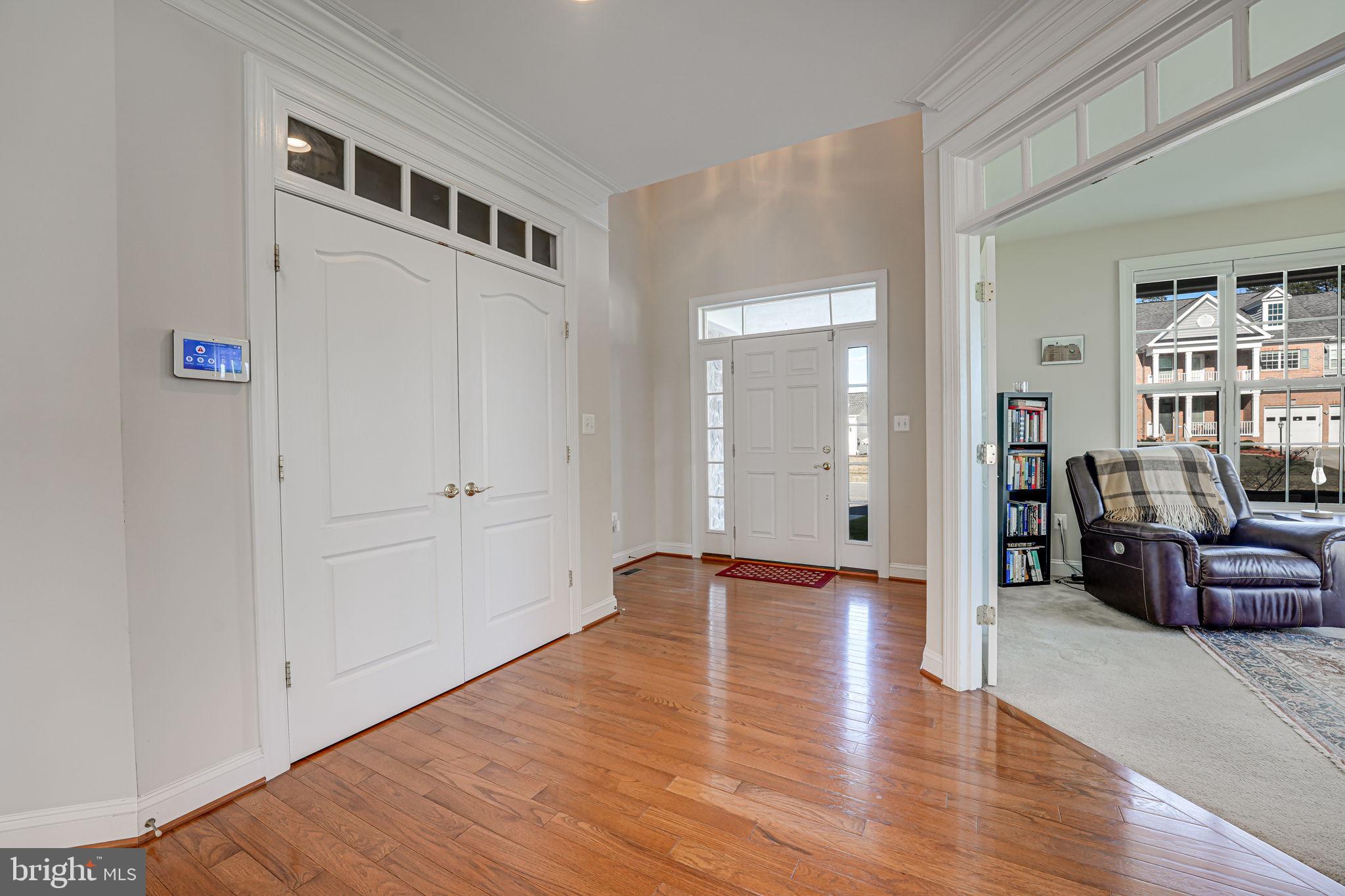 13024 Queen Chapel Road Woodbridge, VA 22193 - Photo 4 of 73 Foyer