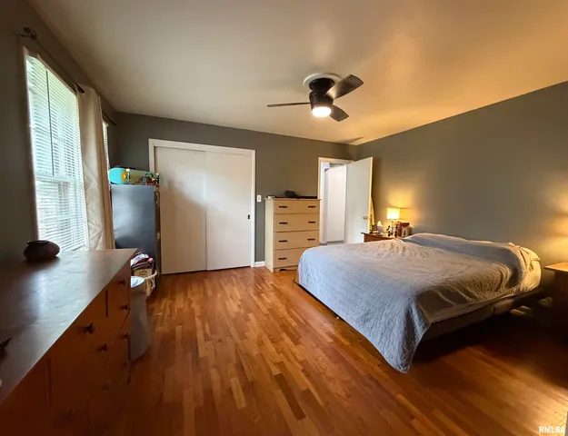 $140,500 | 117 Marshall Place, Carmi, IL 62821