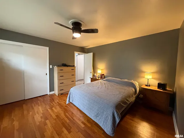 $140,500 | 117 Marshall Place, Carmi, IL 62821