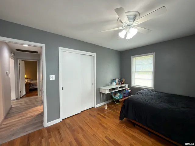 $140,500 | 117 Marshall Place, Carmi, IL 62821