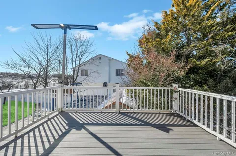 $1,350,000 | 2 Valley Greens Drive, Valley Stream, NY 11581