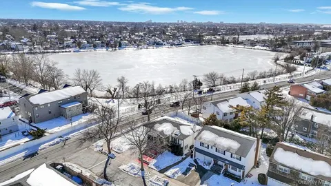 $1,350,000 | 2 Valley Greens Drive, Valley Stream, NY 11581