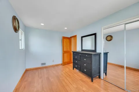 $1,199,000 | 2 Valley Greens Drive, Valley Stream, NY 11581