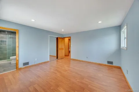 $1,199,000 | 2 Valley Greens Drive, Valley Stream, NY 11581