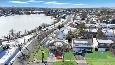 $1,350,000 | 2 Valley Greens Drive, Valley Stream, NY 11581