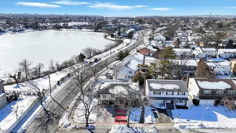 $1,350,000 | 2 Valley Greens Drive, Valley Stream, NY 11581