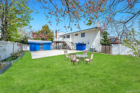 $1,199,000 | 2 Valley Greens Drive, Valley Stream, NY 11581