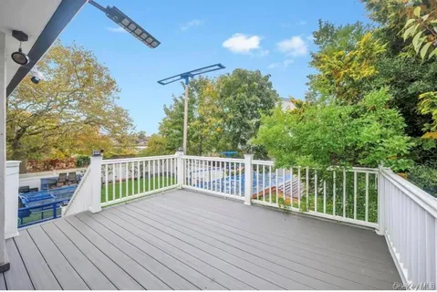 $1,199,000 | 2 Valley Greens Drive, Valley Stream, NY 11581