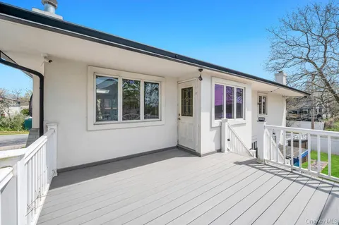 $1,290,000 | 2 Valley Greens Drive, Valley Stream, NY 11581