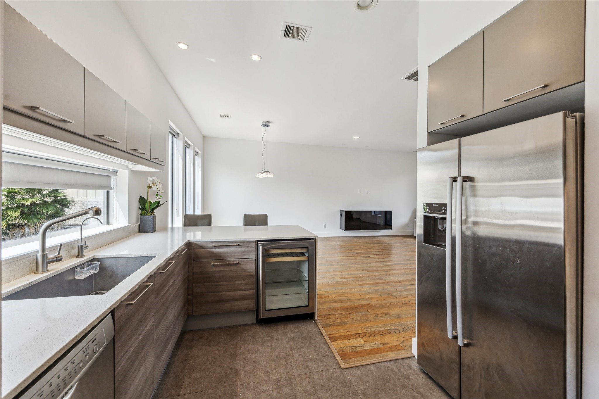 1107 Bonner Street Houston, TX 77007 - Photo 7 of 20